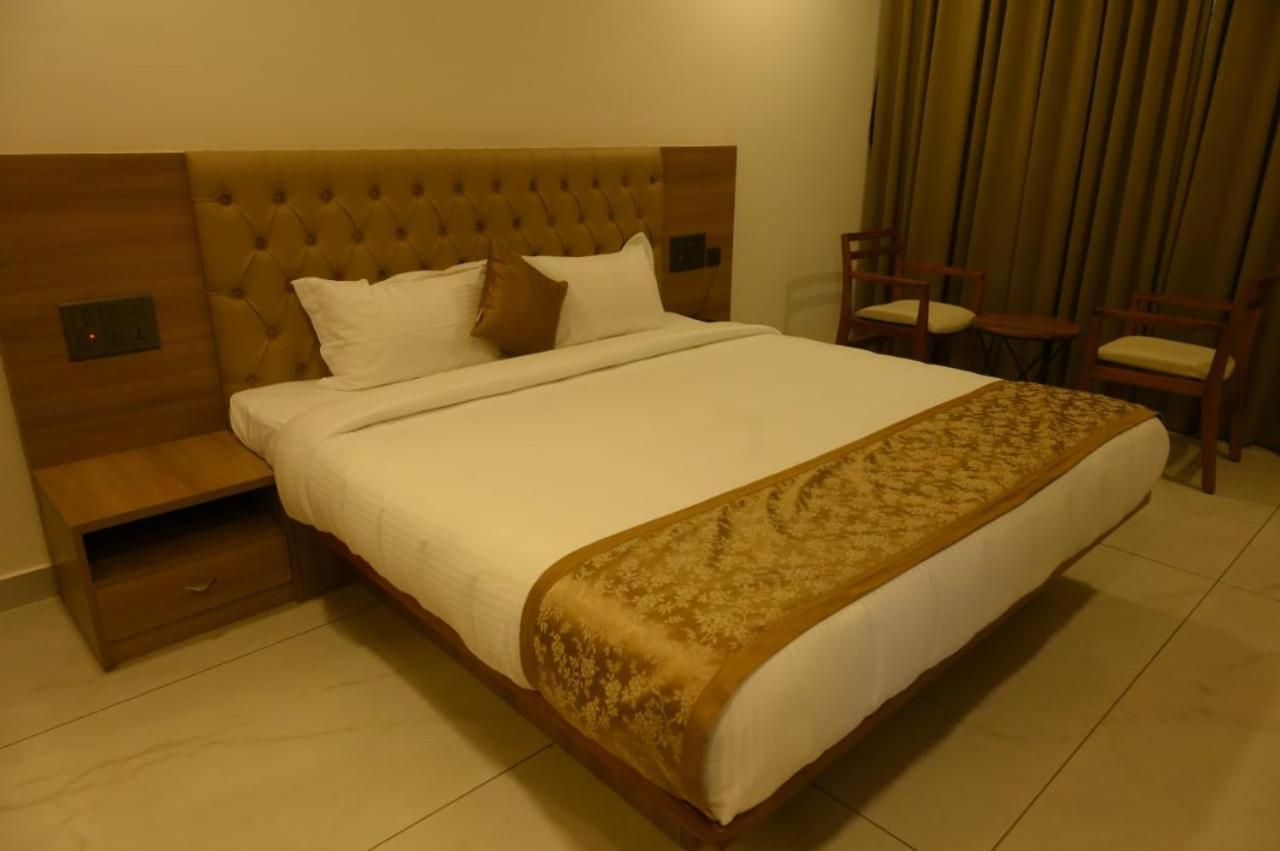 Shrreyas Inn Boarding & Lodging Kundapur Bagian luar foto