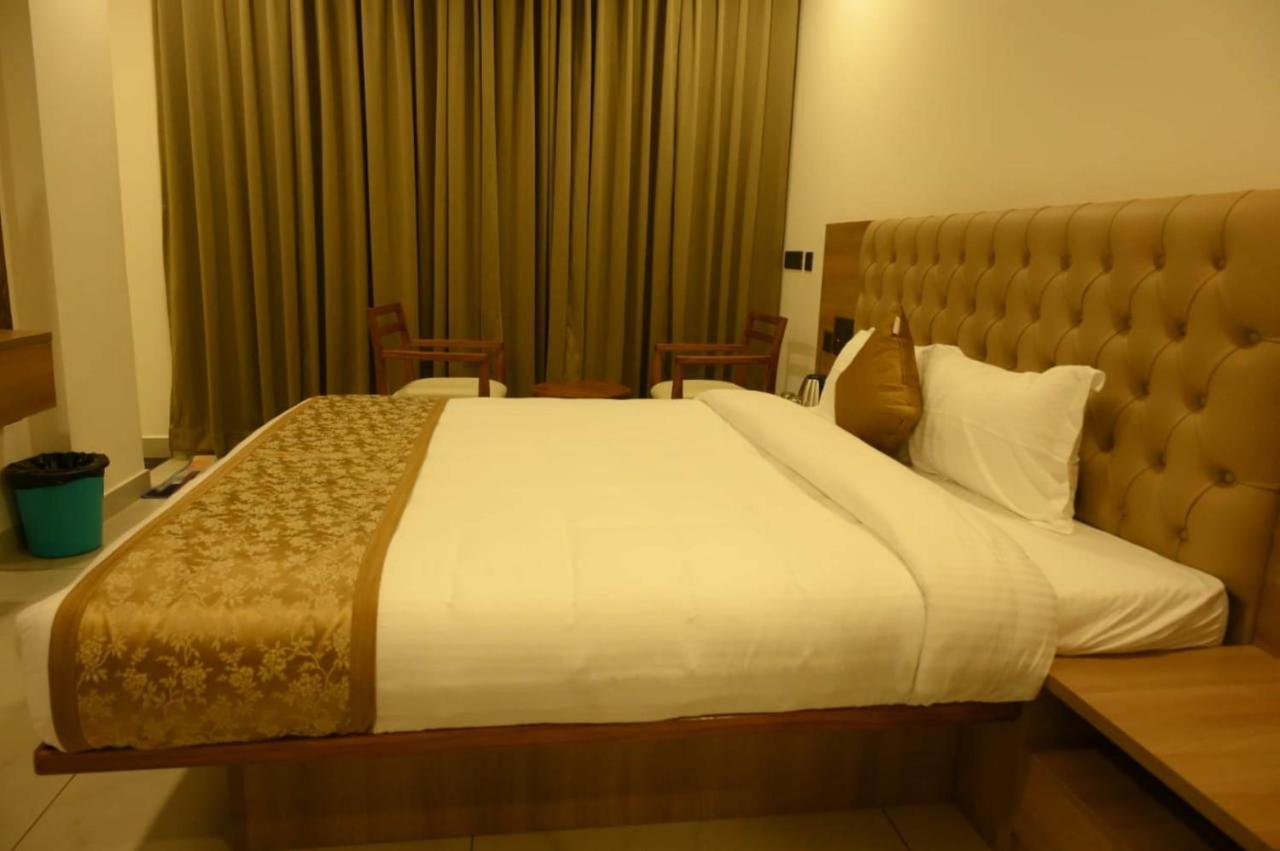 Shrreyas Inn Boarding & Lodging Kundapur Bagian luar foto